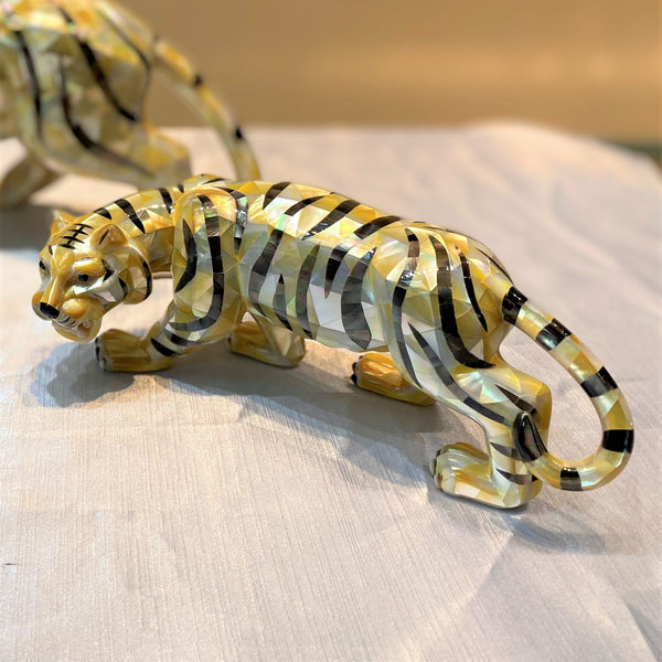 福虎賀歲珍珠貝母工藝飾品Mother of Pearl Tiger Art Ornament