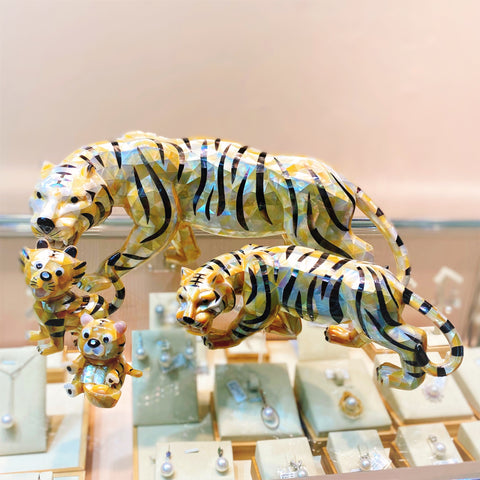 福虎賀歲珍珠貝母工藝飾品Mother of Pearl Tiger Art Ornament