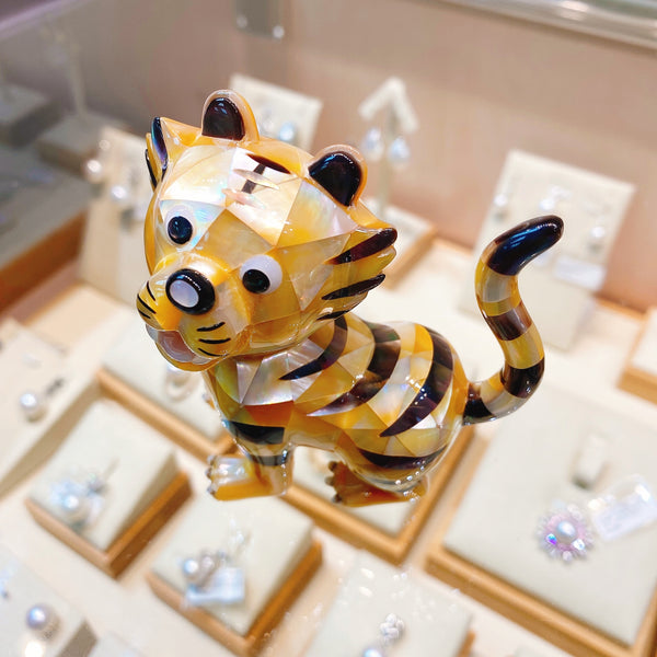 福虎賀歲珍珠貝母工藝飾品Mother of Pearl Tiger Art Ornament